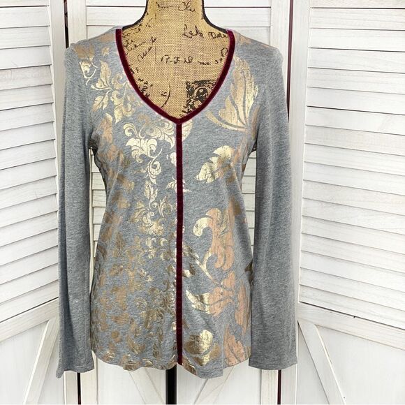 Zenergy by Chico’s Foil Damask Print Velvet Trim Shirt Gray Gold Small - Picture 1 of 12